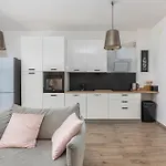 Apartamento 2 Bedroom Cozy In *
