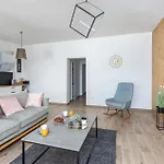 2 Bedroom Cozy In *
