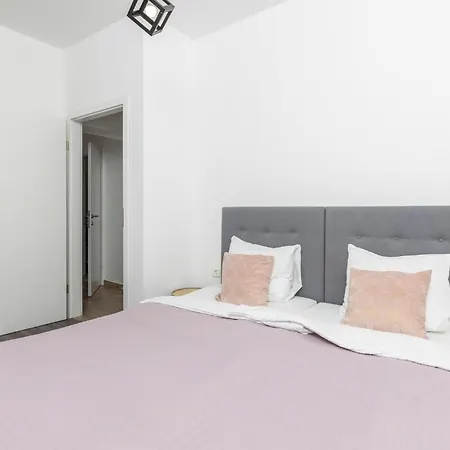 2 Bedroom Cozy In Διαμέρισμα