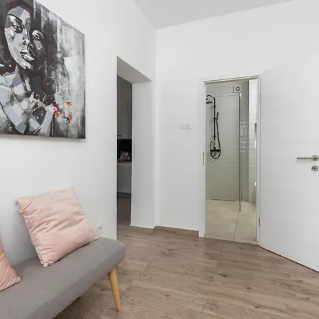 Διαμέρισμα 2 Bedroom Cozy In *