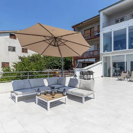 2 Bedroom Cozy In Ριέκα