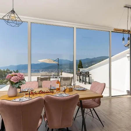 Διαμέρισμα 2 Bedroom Cozy In Ριέκα