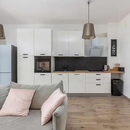 Διαμέρισμα 2 Bedroom Cozy In *